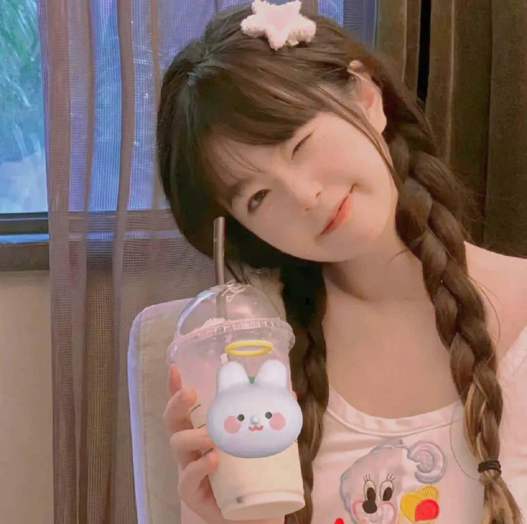 乳镇女巫 海报