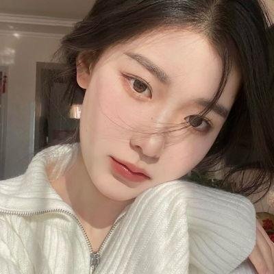 蓝天花朵 海报