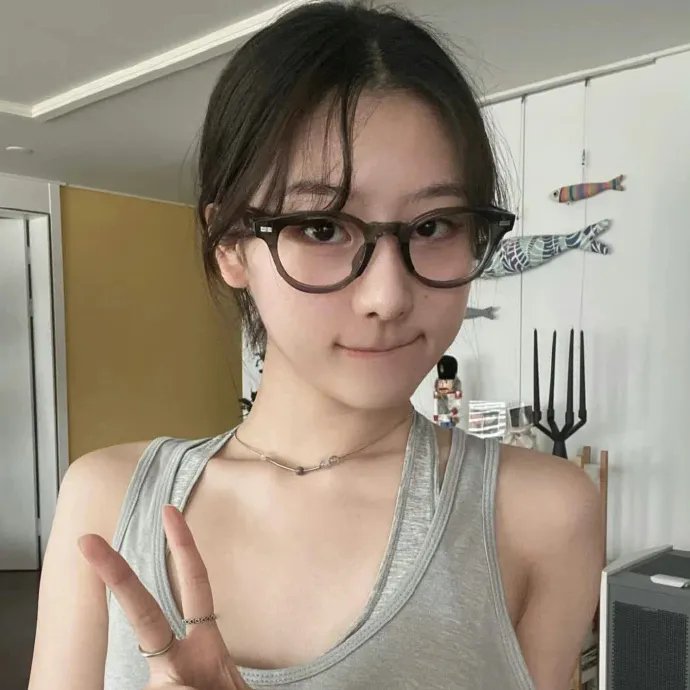 粉色飞碟 海报